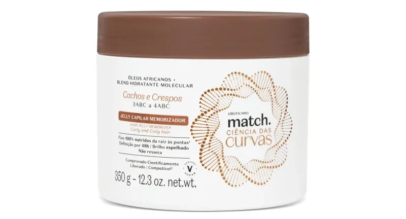 jelly-capilar-e1713893659433 Pote de creme para cabelos cacheados e crespos, com tampa marrom e rótulo informando ingredientes e benefícios.